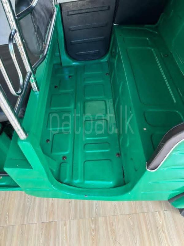 Bajaj 2 stroke 2005 - பயன்படுத்தப்பட்டது முச்சக்கர வண்டி sale in Sri Lanka - patpat.lk