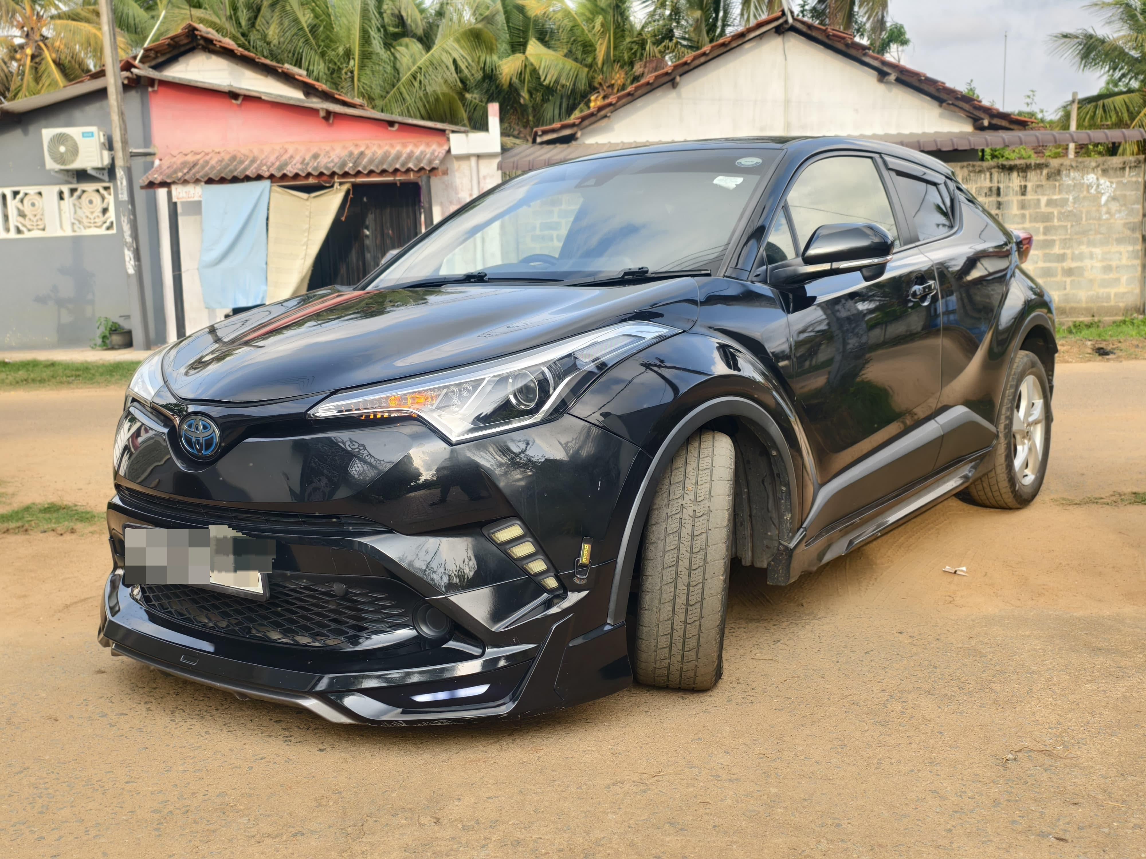 Toyota CHR 2017 - பயன்படுத்தப்பட்டது SUV sale in Sri Lanka - patpat.lk
