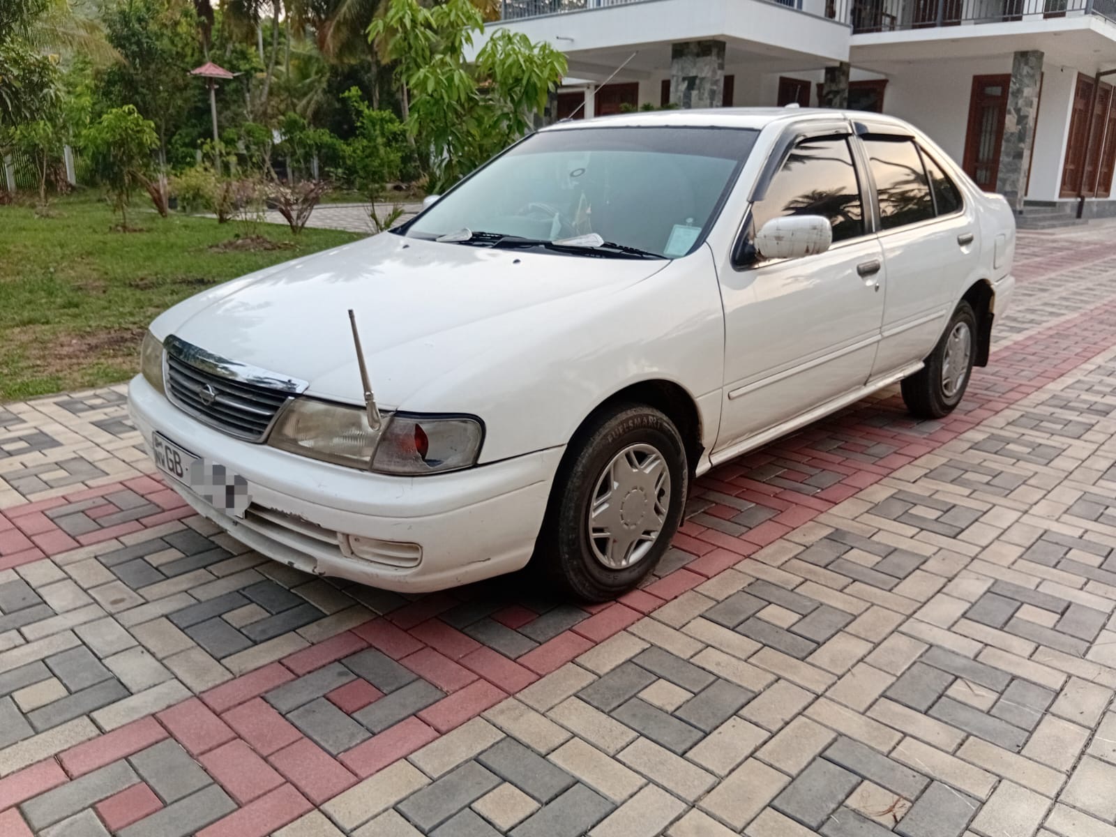 Nissan Sunny 2000 - பயன்படுத்தப்பட்டது கார் sale in Sri Lanka - patpat.lk