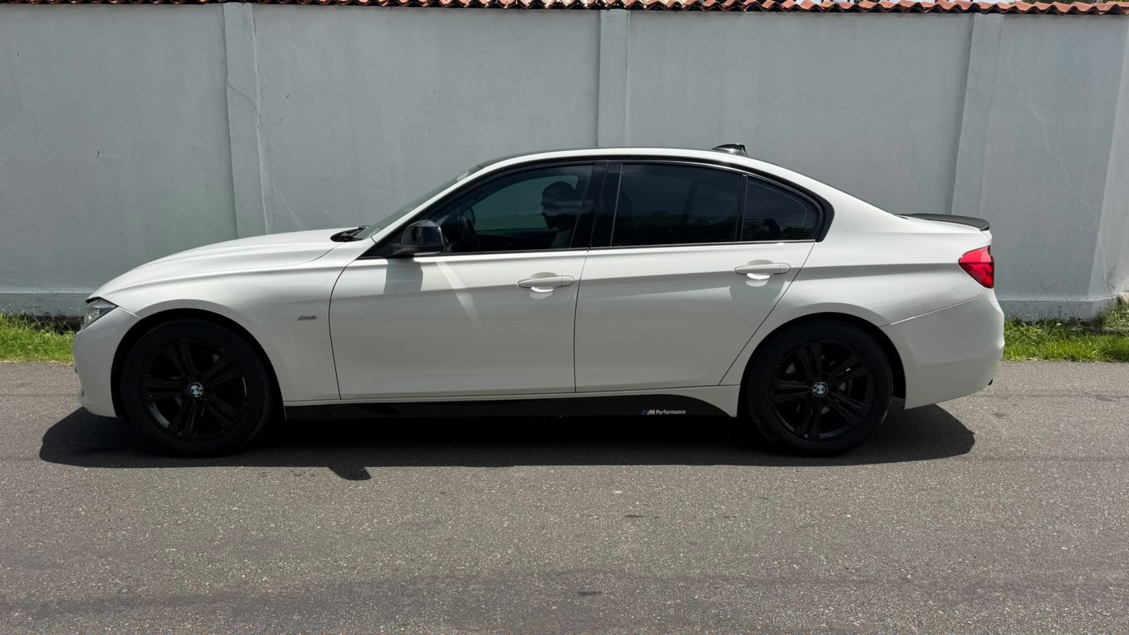 BMW 318i 2018 - பயன்படுத்தப்பட்டது கார் sale in Sri Lanka - patpat.lk