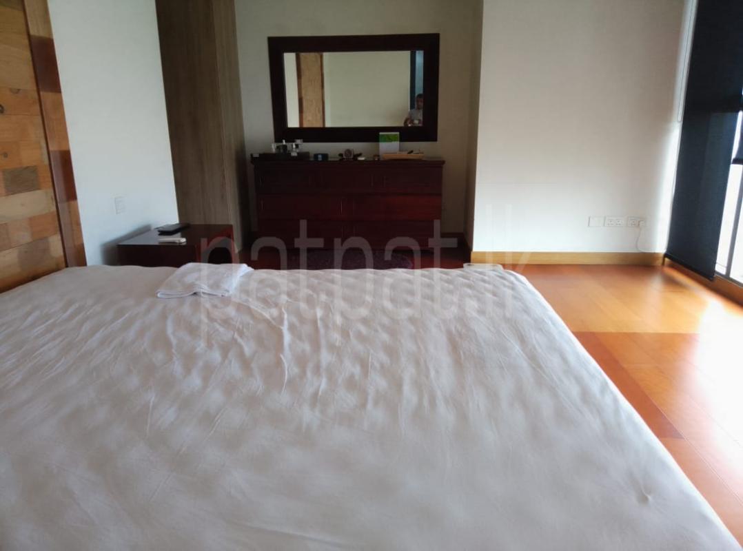 Unfurnished Apartment for Sale in Slave Island (Colombo 02)