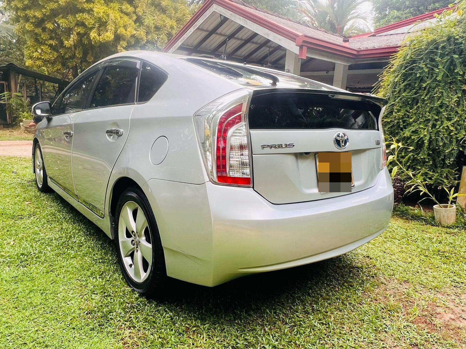 Toyota Prius 2012 - Used Car sale in Sri Lanka - patpat.lk