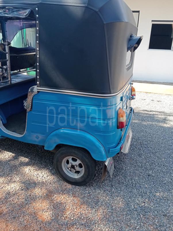 Bajaj 4 stroke 2010 - භාවිතා කරන ලද ත්‍රිරෝද රථය sale in Sri Lanka - patpat.lk