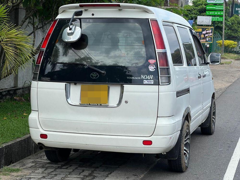 Toyota Noah 2007 - பயன்படுத்தப்பட்டது வேன் sale in Sri Lanka - patpat.lk