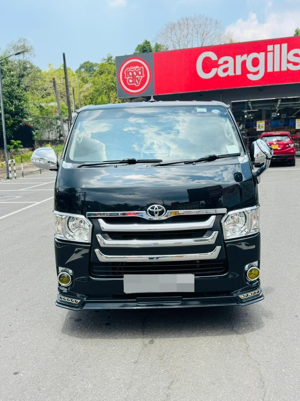 Toyota Hiace 2015 - Used Van sale in Sri Lanka - patpat.lk