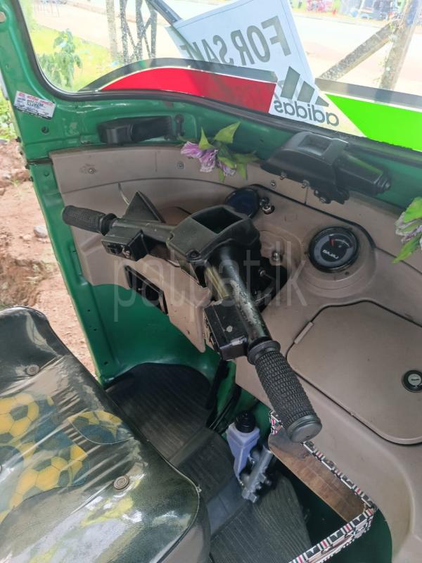 Bajaj Three Wheel 2016 - மறுசீரமைக்கப்பட்டது முச்சக்கர வண்டி sale in Sri Lanka - patpat.lk
