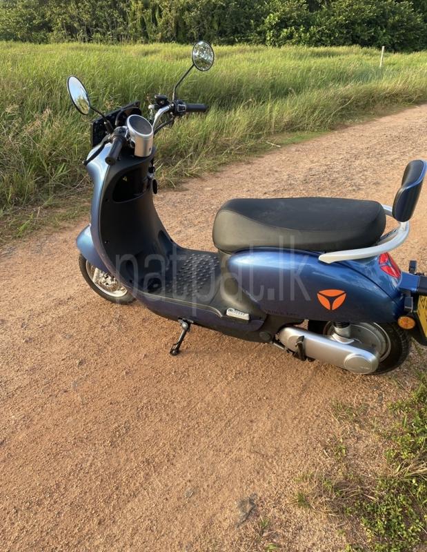 Yadea M6 2024 - பயன்படுத்தப்பட்டது பைக் sale in Sri Lanka - patpat.lk