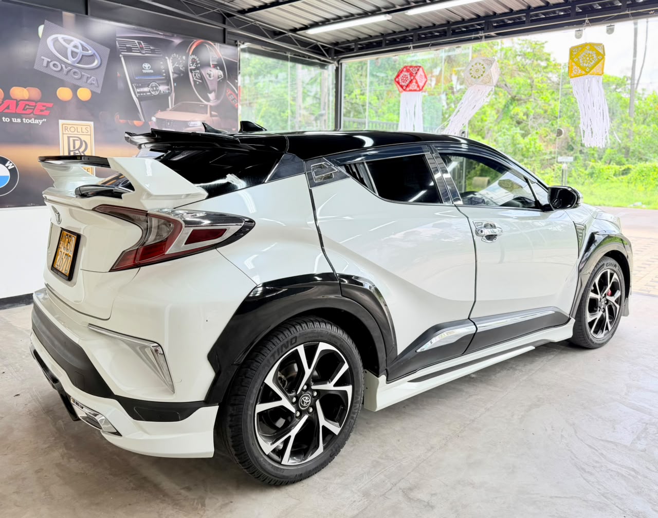 Toyota CHR 2018 - பயன்படுத்தப்பட்டது SUV sale in Sri Lanka - patpat.lk