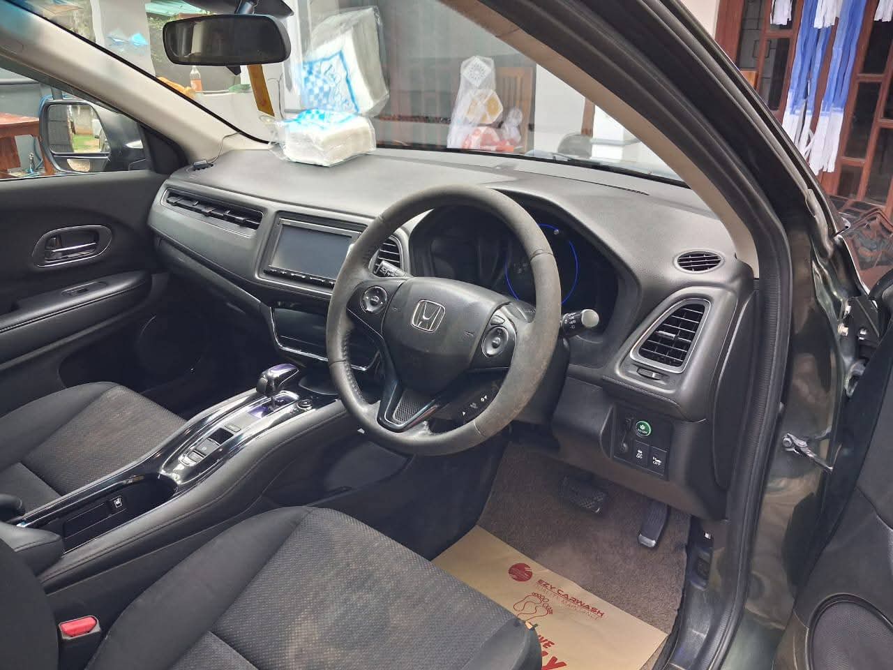 Honda Vezel 2014 - பயன்படுத்தப்பட்டது SUV sale in Sri Lanka - patpat.lk