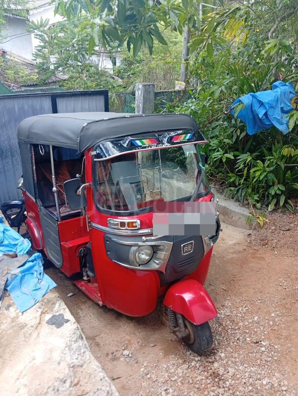 Bajaj Three Wheel 2015 - භාවිතා කරන ලද ත්‍රිරෝද රථය sale in Sri Lanka - patpat.lk