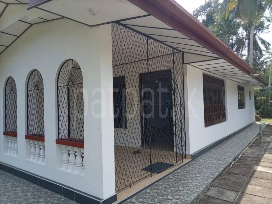 House for Sale in Kalutara ads-image-1