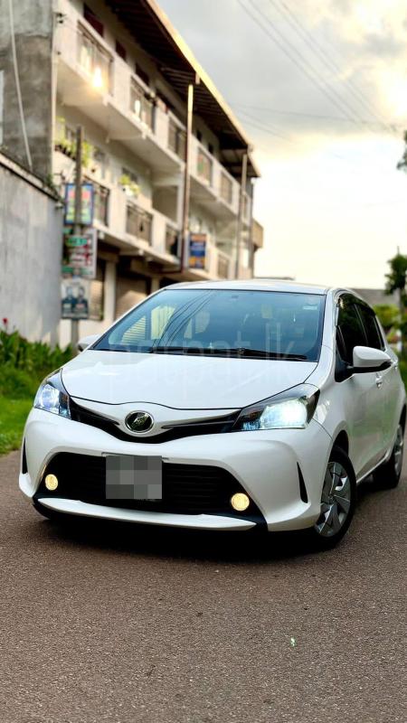 Toyota Vitz 2015 - பயன்படுத்தப்பட்டது கார் sale in Sri Lanka - patpat.lk