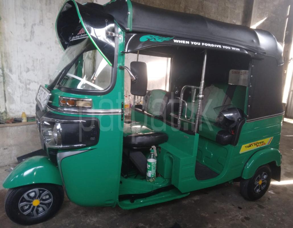 Bajaj 4 stroke 2015 - භාවිතා කරන ලද ත්‍රිරෝද රථය sale in Sri Lanka - patpat.lk