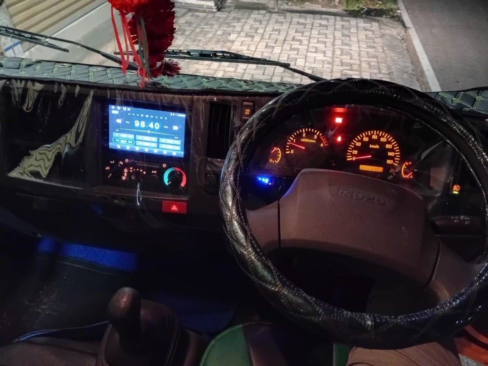 Isuzu ELF 2025 - Used Truck sale in Sri Lanka - patpat.lk