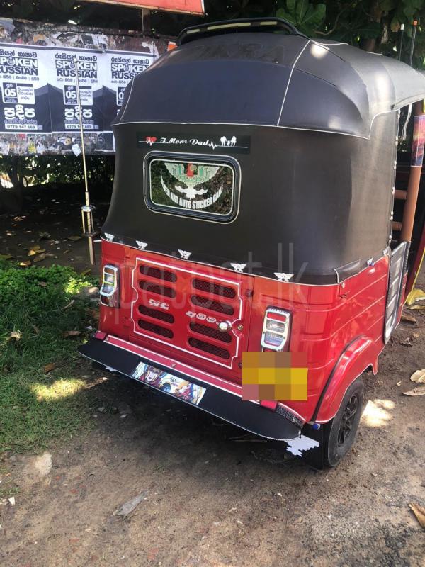Bajaj 4 stroke 2016 - பயன்படுத்தப்பட்டது முச்சக்கர வண்டி sale in Sri Lanka - patpat.lk