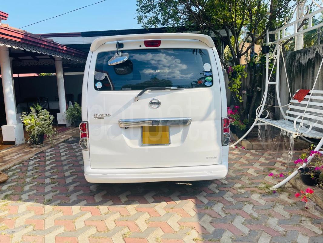 Nissan NV200 2009 - නැවත සකස් කල වෑන් රථය sale in Sri Lanka - patpat.lk