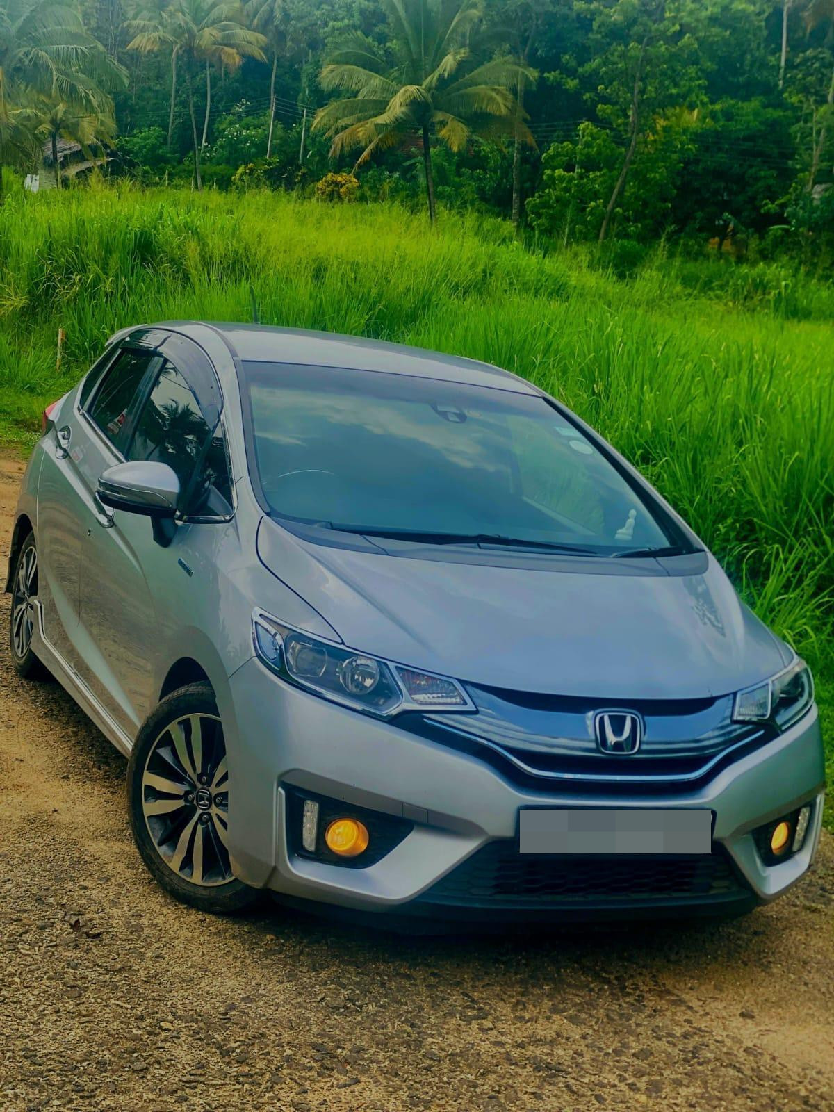 Honda Fit 2013 - பயன்படுத்தப்பட்டது கார் sale in Sri Lanka - patpat.lk