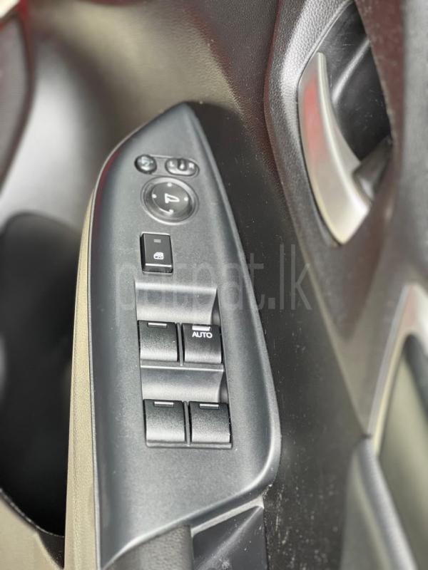 Honda Fit 2015 - භාවිතා කරන ලද කාර් sale in Sri Lanka - patpat.lk