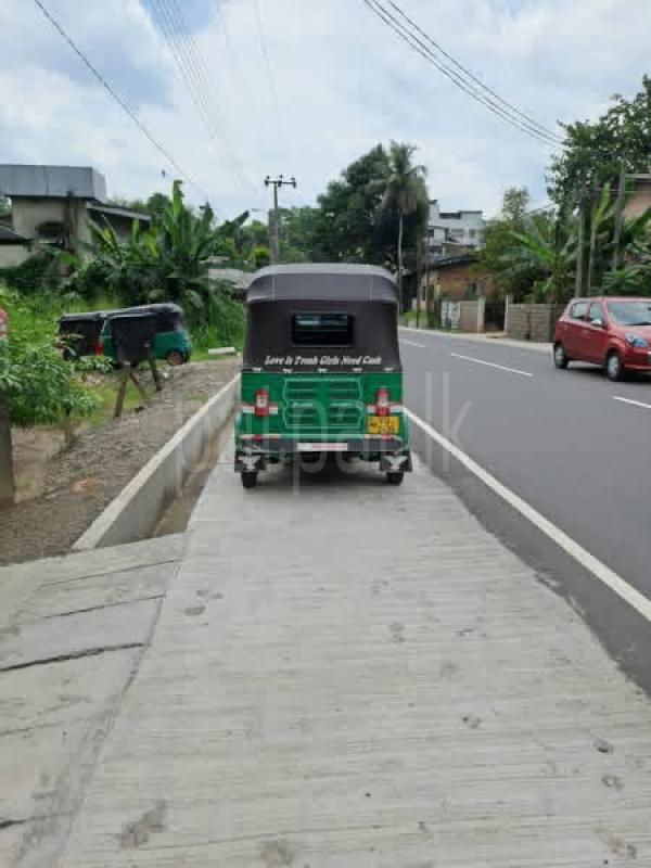 Bajaj Three Wheel 2011 - பயன்படுத்தப்பட்டது முச்சக்கர வண்டி sale in Sri Lanka - patpat.lk