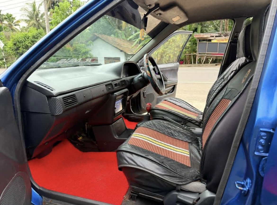 Mazda Familia 1991 - பயன்படுத்தப்பட்டது கார் sale in Sri Lanka - patpat.lk