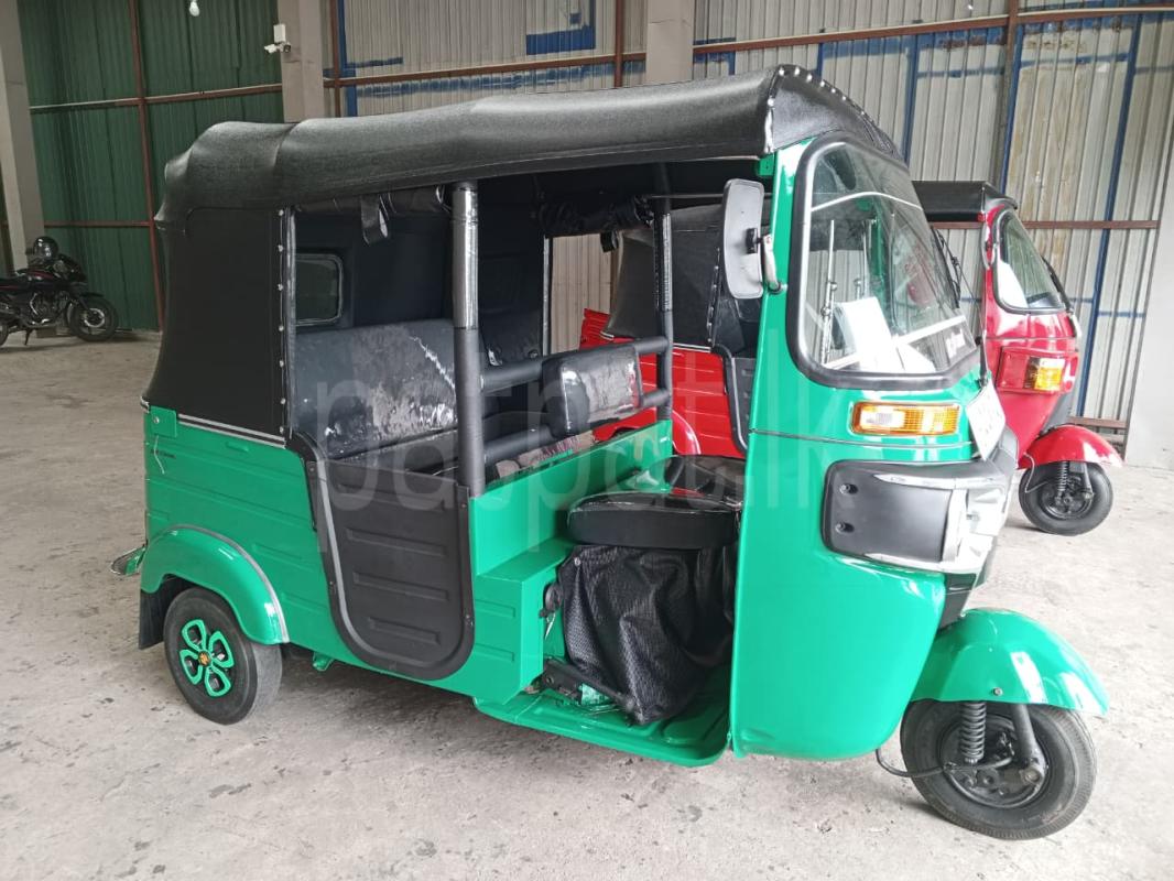Bajaj Three Wheel 2015 - பயன்படுத்தப்பட்டது முச்சக்கர வண்டி sale in Sri Lanka - patpat.lk