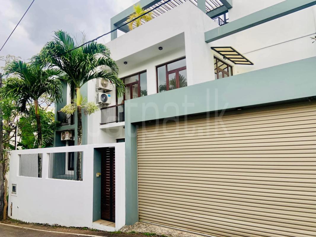 House for Sale in Talawatugoda