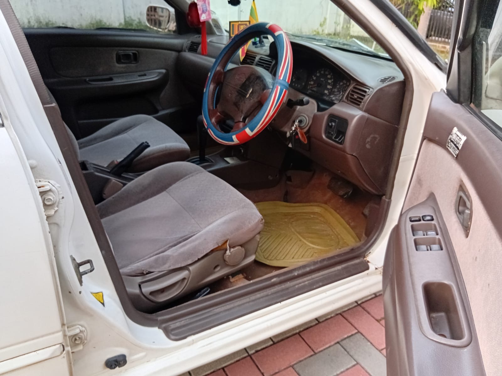 Nissan Sunny 2000 - பயன்படுத்தப்பட்டது கார் sale in Sri Lanka - patpat.lk