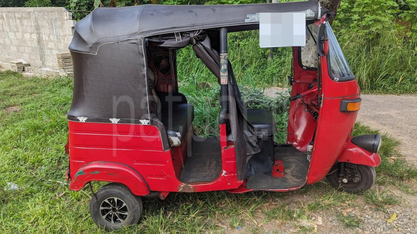 Bajaj 2 stroke 2001 - பயன்படுத்தப்பட்டது முச்சக்கர வண்டி sale in Sri Lanka - patpat.lk