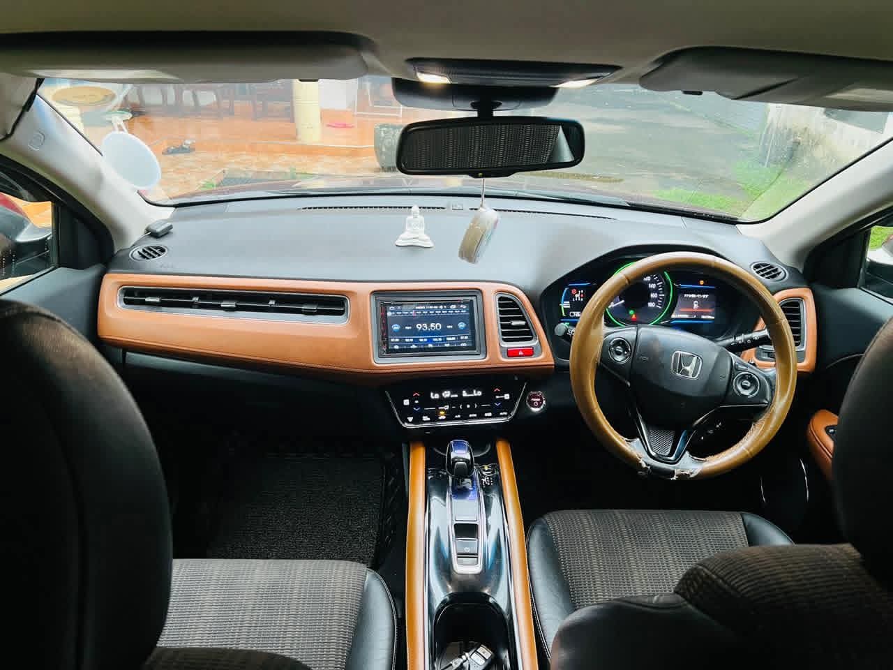 Honda Vezel 2014 - பயன்படுத்தப்பட்டது SUV sale in Sri Lanka - patpat.lk