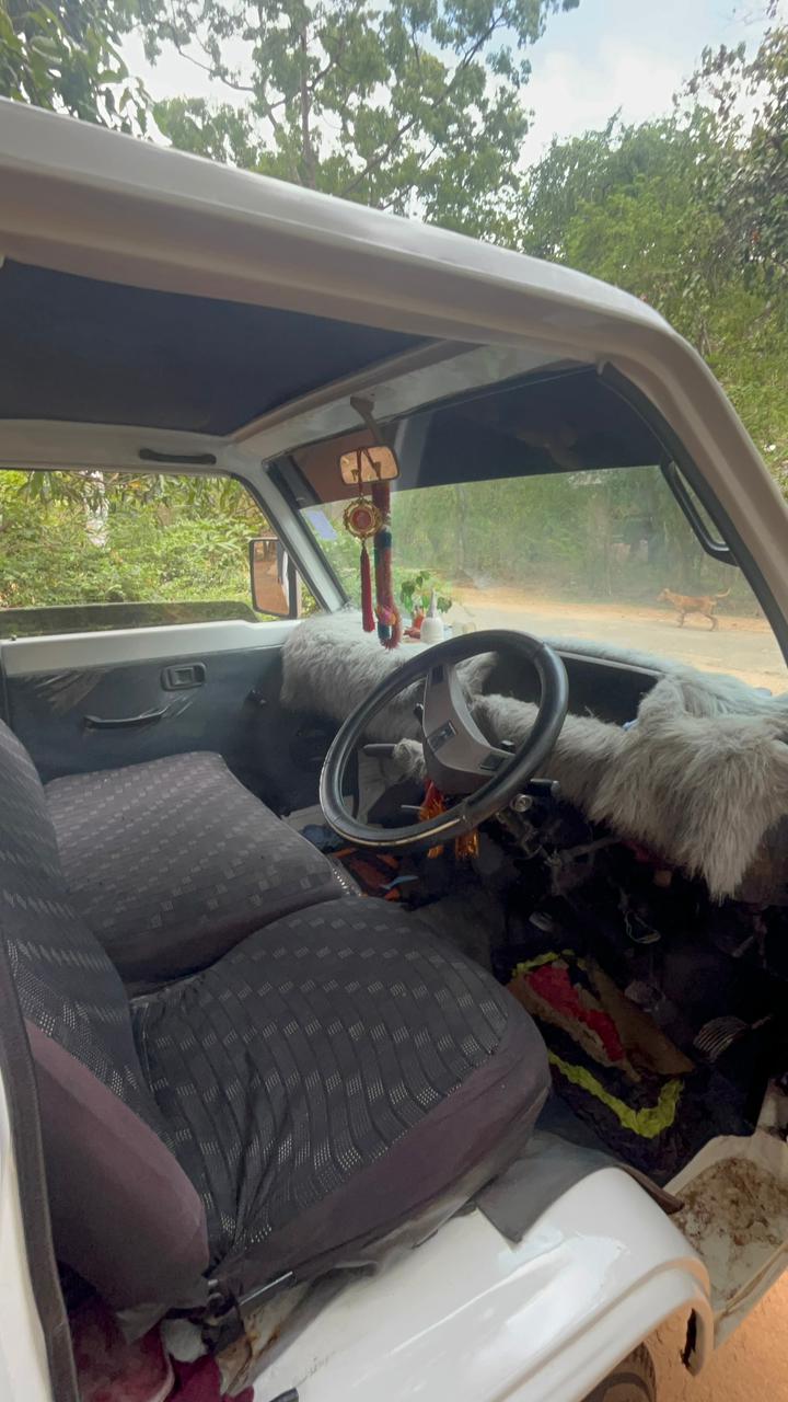 Mitsubishi L300 1990 - பயன்படுத்தப்பட்டது டிரக் sale in Sri Lanka - patpat.lk
