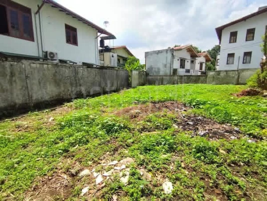Commercial Land for Sale in Talawatugoda