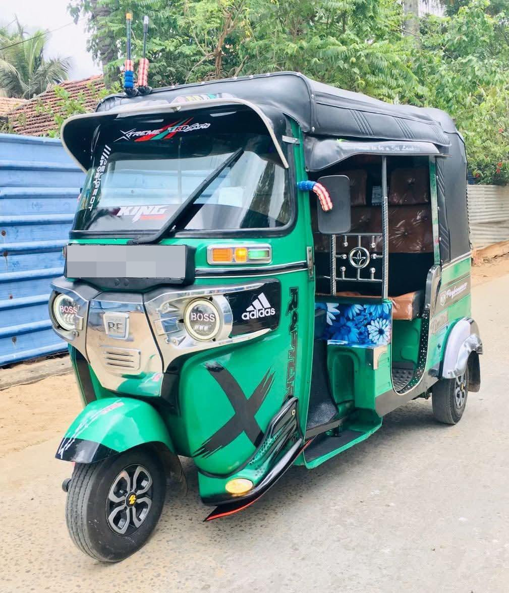Bajaj Three Wheel 2014 - Reconditioned Three wheeler sale in Sri Lanka - patpat.lk