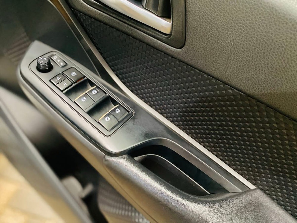 Toyota CHR 2017 - பயன்படுத்தப்பட்டது SUV sale in Sri Lanka - patpat.lk