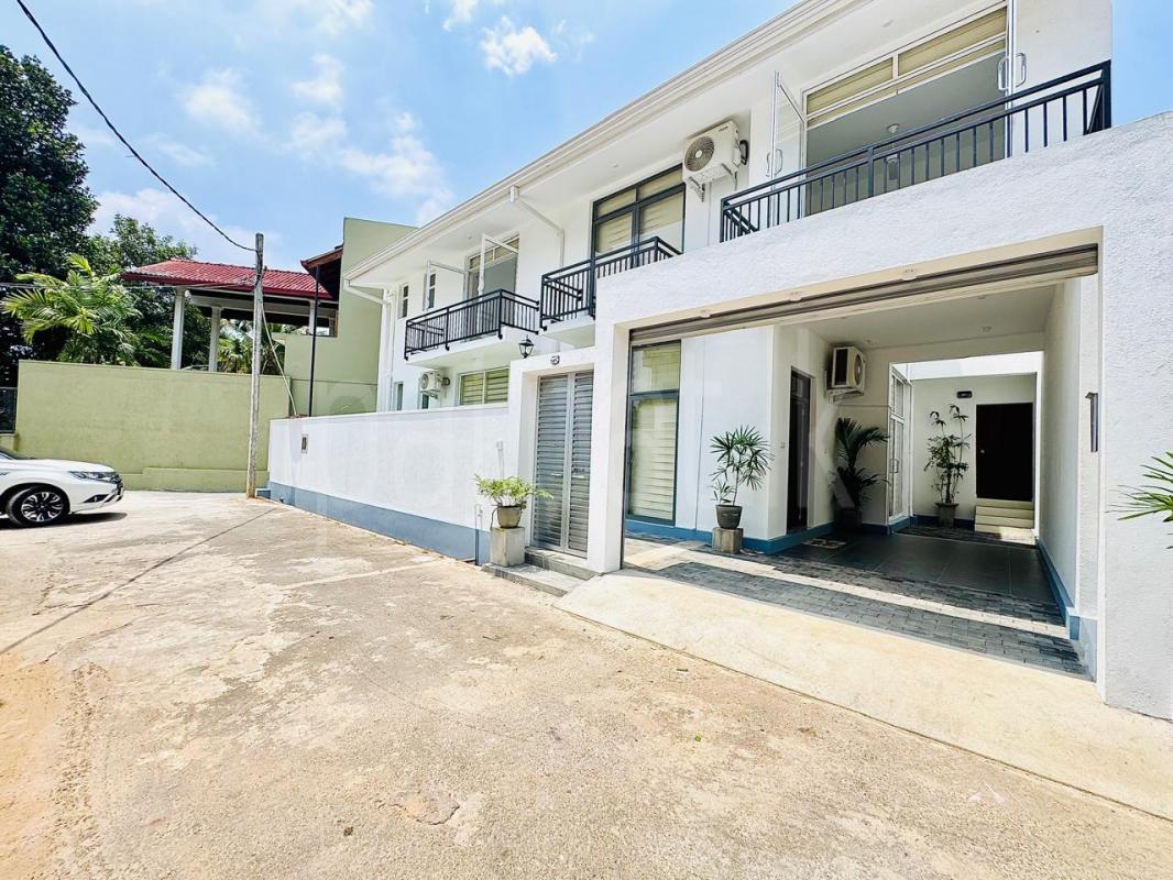 House for Sale in Pelawatta ads-image-1