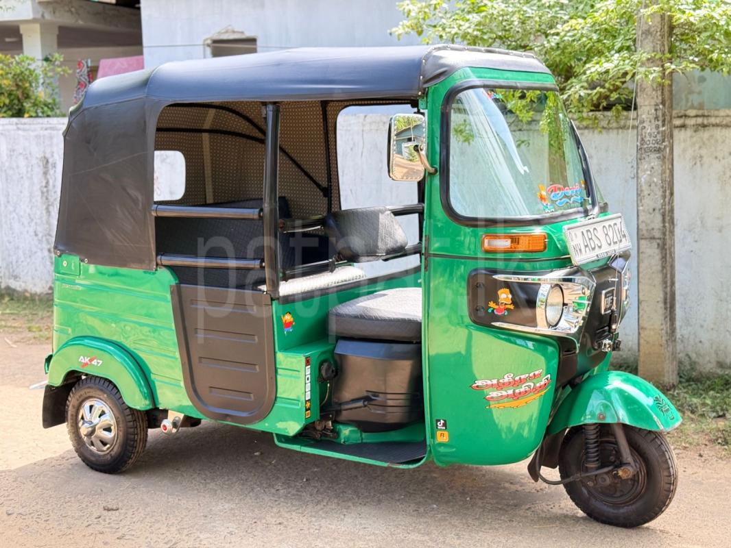Bajaj Three Wheel 2018 - பயன்படுத்தப்பட்டது முச்சக்கர வண்டி sale in Sri Lanka - patpat.lk