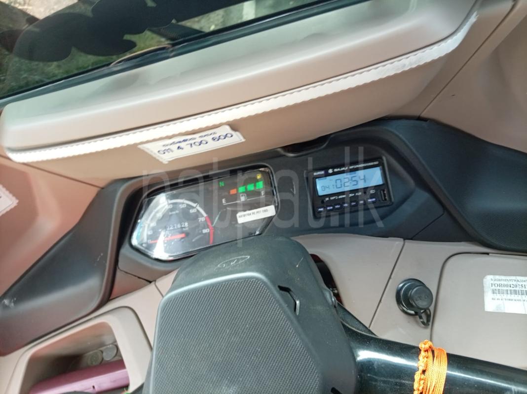 Bajaj 4 stroke 2022 - பயன்படுத்தப்பட்டது முச்சக்கர வண்டி sale in Sri Lanka - patpat.lk