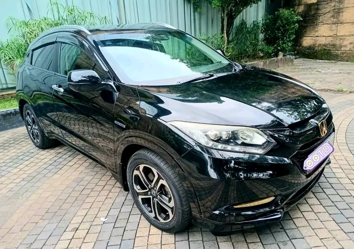 Honda Vezel 2014 - பயன்படுத்தப்பட்டது SUV sale in Sri Lanka - patpat.lk