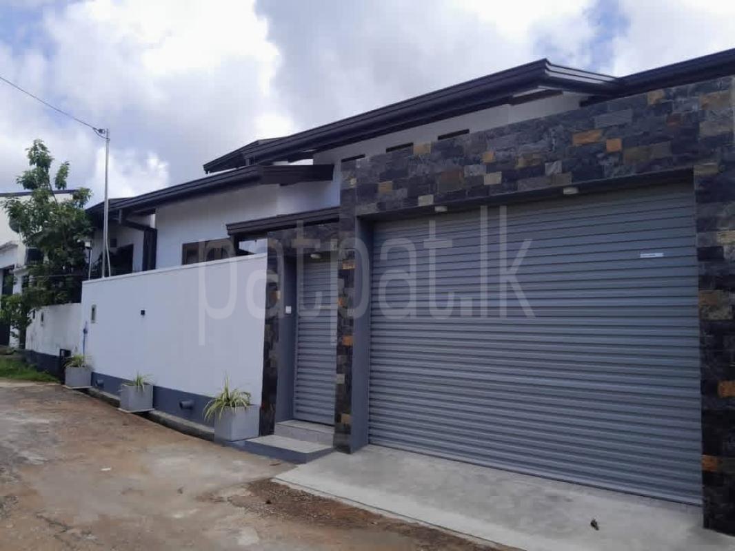 House for Sale in Athurugiriya