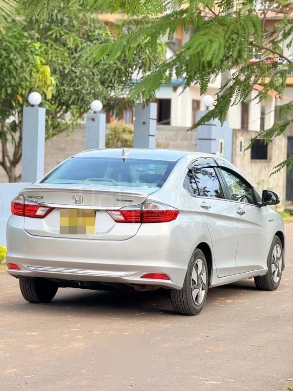 Honda Grace 2015 - பயன்படுத்தப்பட்டது கார் sale in Sri Lanka - patpat.lk
