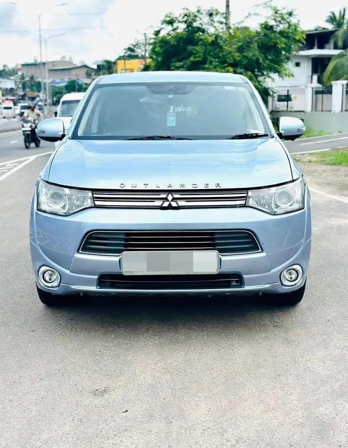 Mitsubishi Outlander 2014 - பயன்படுத்தப்பட்டது SUV sale in Sri Lanka - patpat.lk