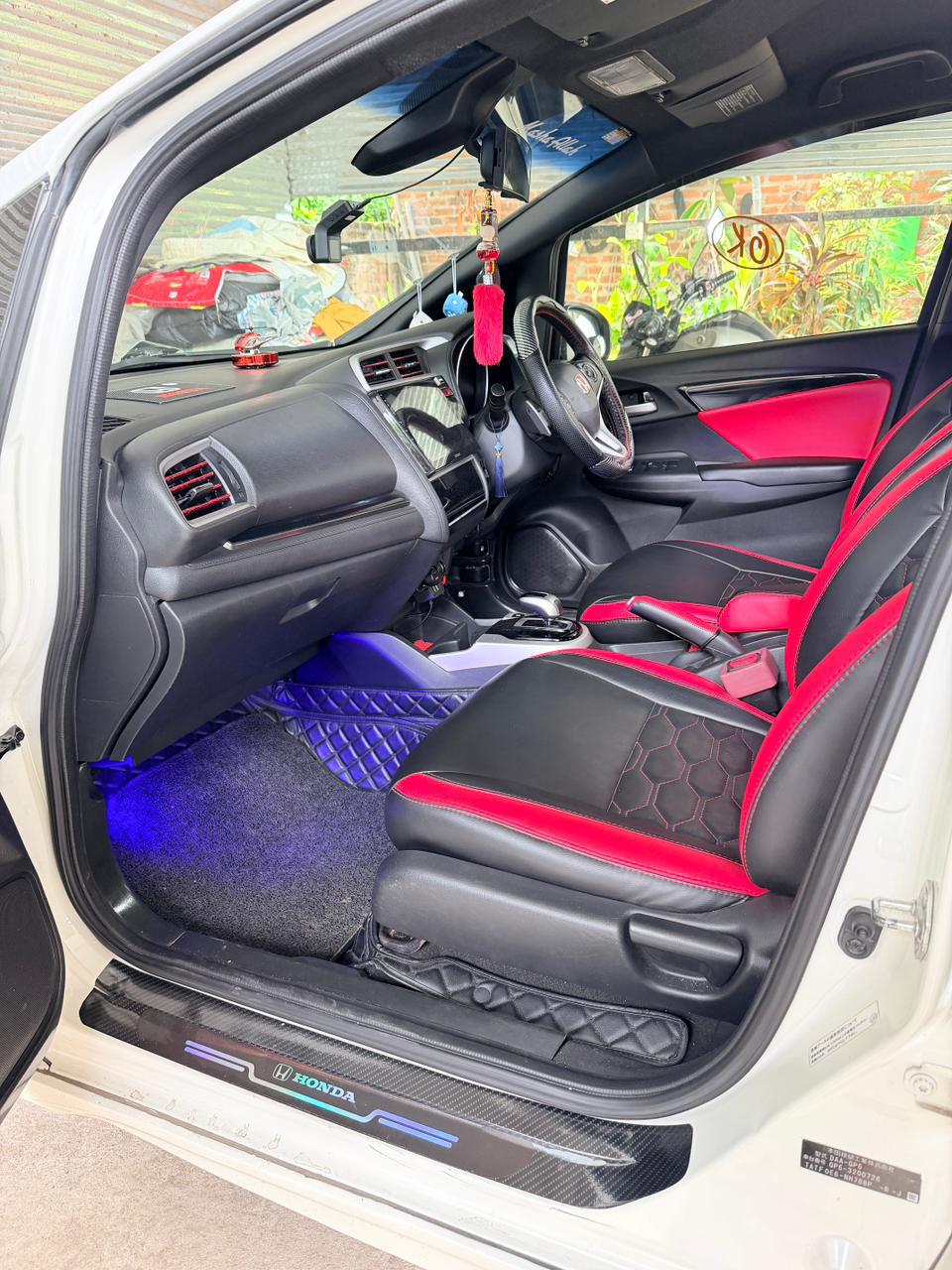 Honda Fit 2015 - භාවිතා කරන ලද කාර් sale in Sri Lanka - patpat.lk