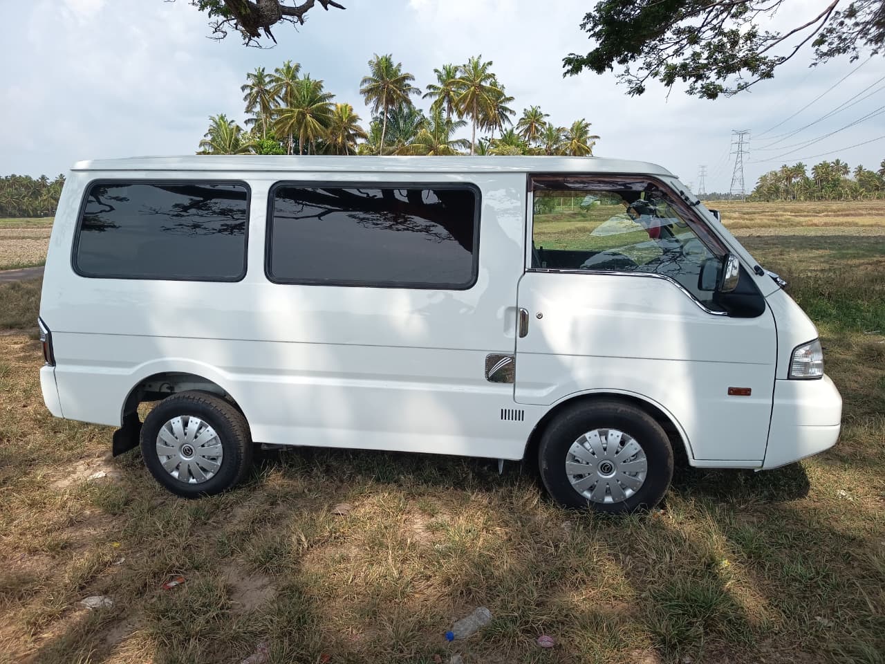 Mazda Bongo 2011 - Used Van sale in Sri Lanka - patpat.lk