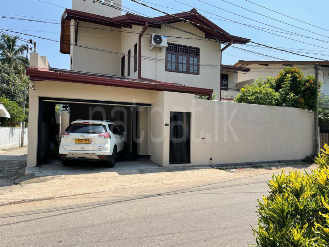 House for Sale in Talawatugoda