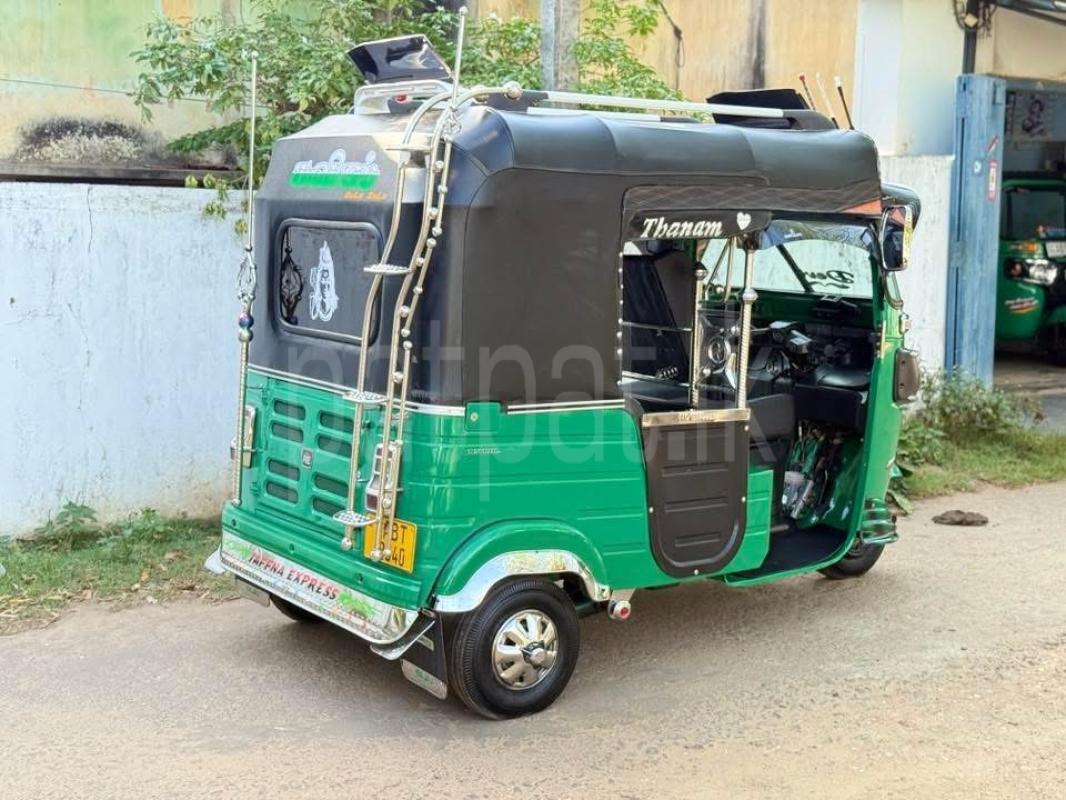 Bajaj 4 stroke 2019 - பயன்படுத்தப்பட்டது முச்சக்கர வண்டி sale in Sri Lanka - patpat.lk
