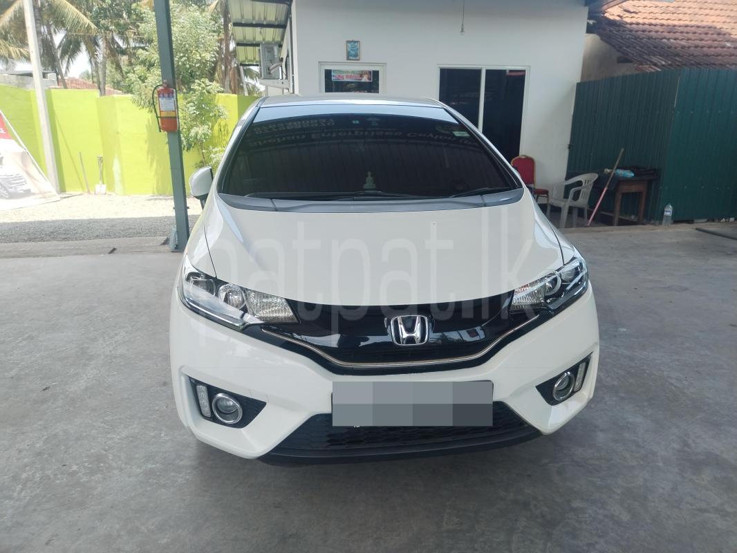 Honda Fit 2015 - பயன்படுத்தப்பட்டது கார் sale in Sri Lanka - patpat.lk
