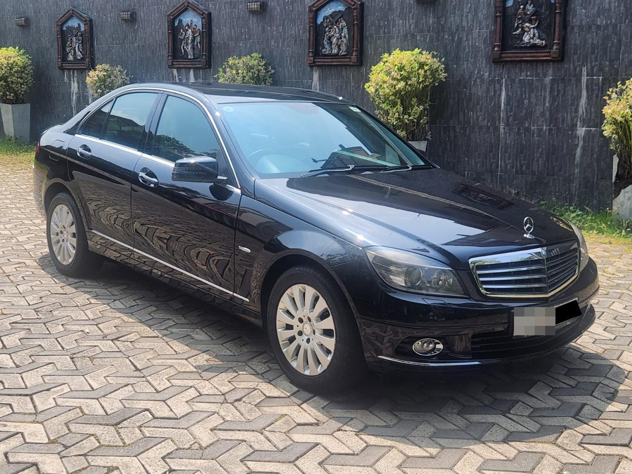 Mercedes Benz C180 2010 - பயன்படுத்தப்பட்டது கார் sale in Sri Lanka - patpat.lk