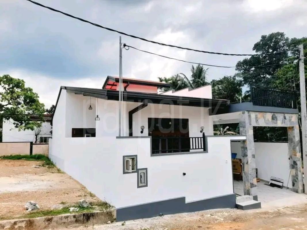House for Sale in Athurugiriya
