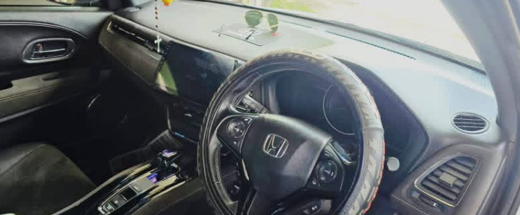 Honda Vezel 2017 - භාවිතා කරන ලද SUV රථය sale in Sri Lanka - patpat.lk