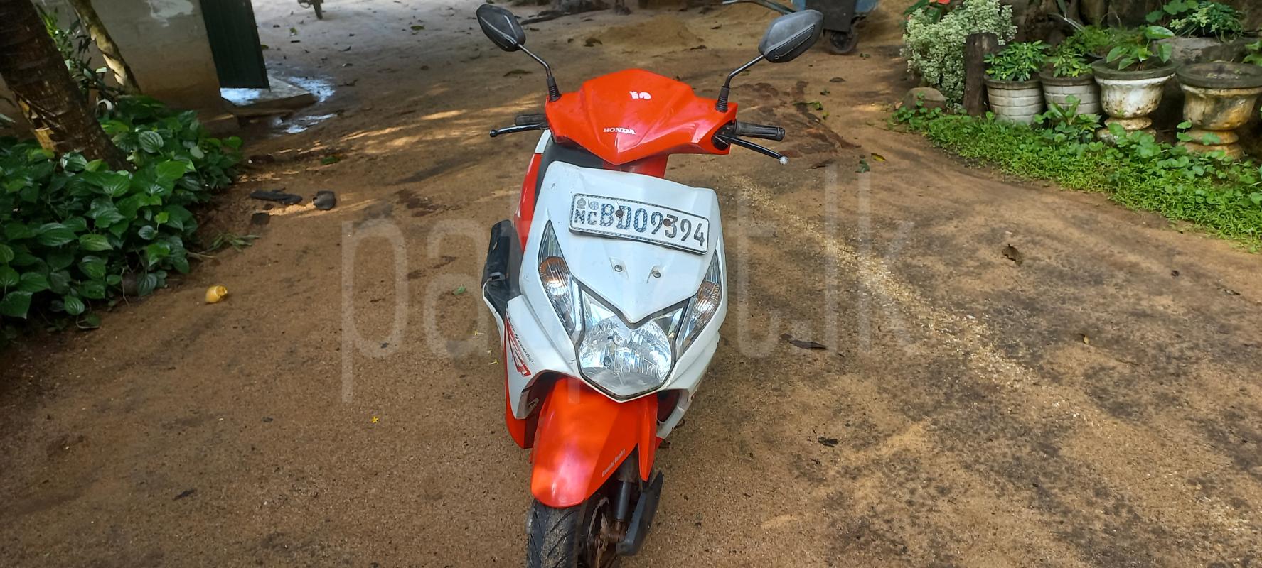 Honda Dio 2016 - பயன்படுத்தப்பட்டது பைக் sale in Sri Lanka - patpat.lk