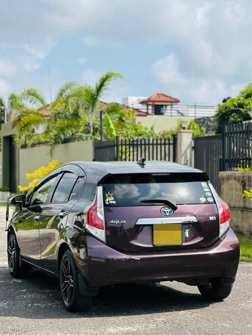 Toyota Aqua 2015 - பயன்படுத்தப்பட்டது கார் sale in Sri Lanka - patpat.lk